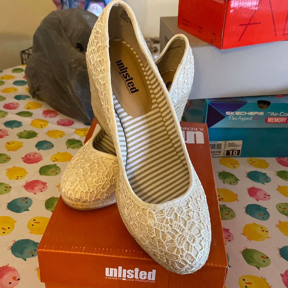 Brand New, Super Cute Lace Unlisted Wedges